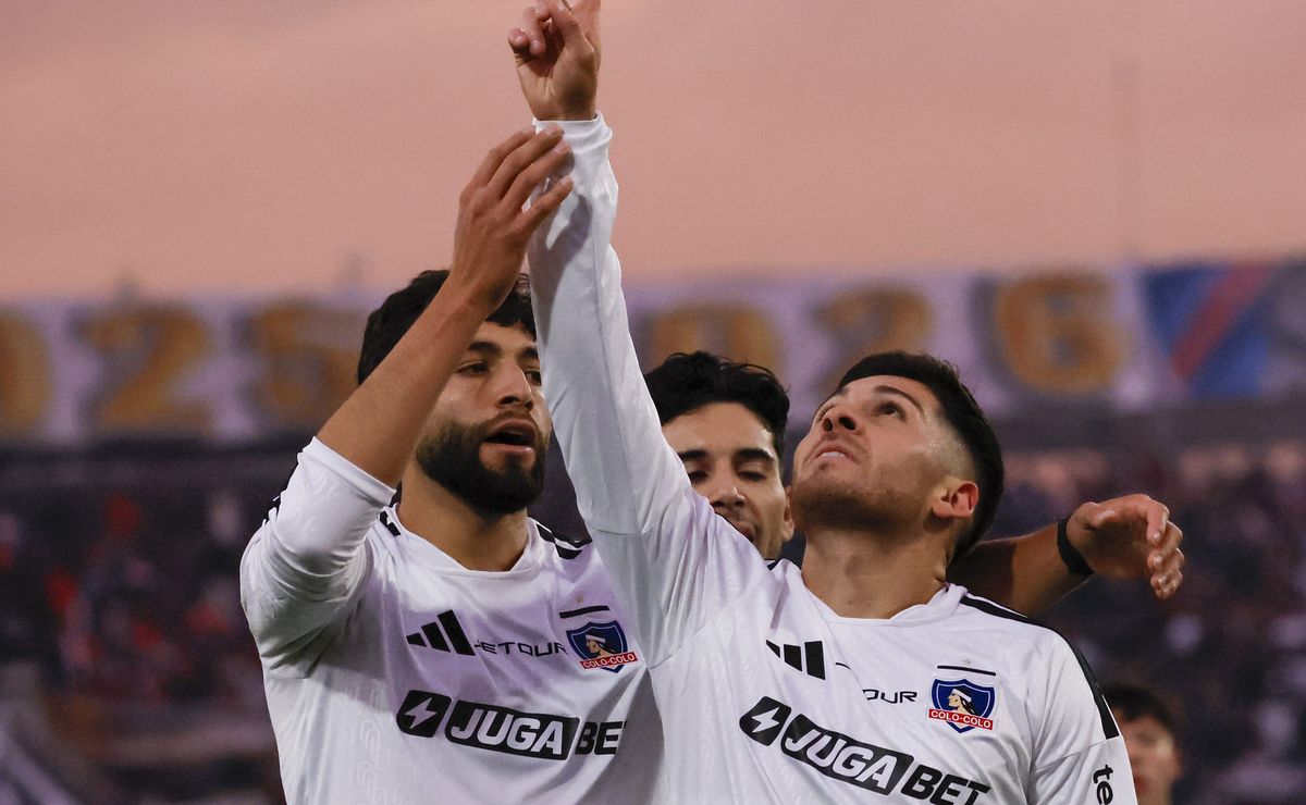 Esteban Paredes sigue la línea de Arturo Vidal: “Colo Colo no necesita refuerzos”