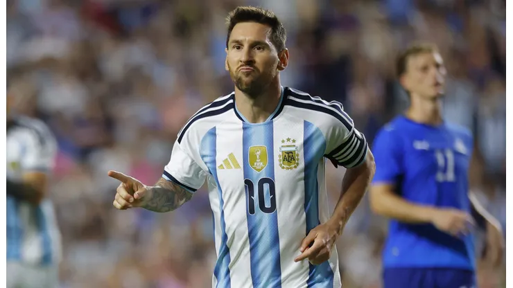 Lionel Messi será titular está noche ante Argelia
