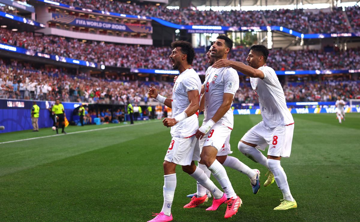 Marcó el primer gol de Irán, es influencer de moda y dejó calladitos a los periodistas estadounidenses