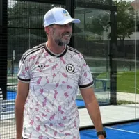 Jürgen Klopp se luce con la camiseta de la selección chilena