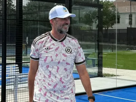 Jürgen Klopp se luce con la camiseta de la selección chilena