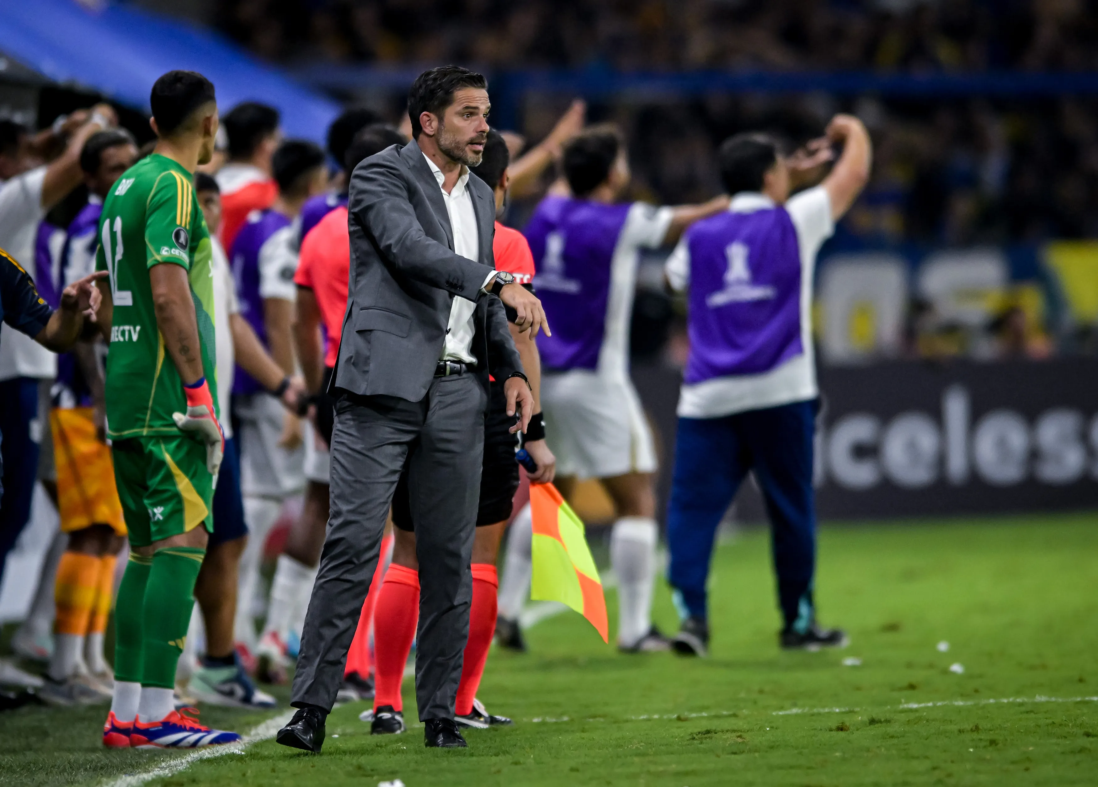 Fernando Gago hizo debutar a Rey Domenech en Boca. (Marcelo Endelli/Getty Images).