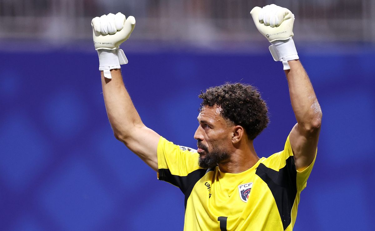 El frenesí de Vozinha en el Mundial 2026: figura ante España, superó los 10 millones de seguidores y una historia falsa de Linkedin