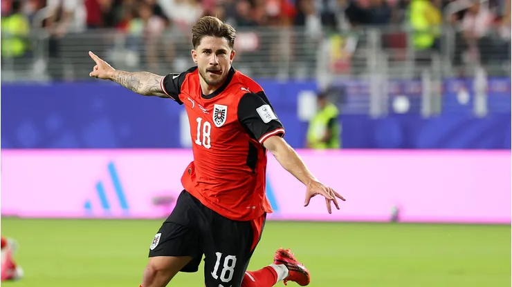 Romano Schmid festejó así su gran gol ante Jordania.