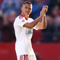Alexis mete un golazo en pichanga de Tocopilla y en Sevilla exigen renovación