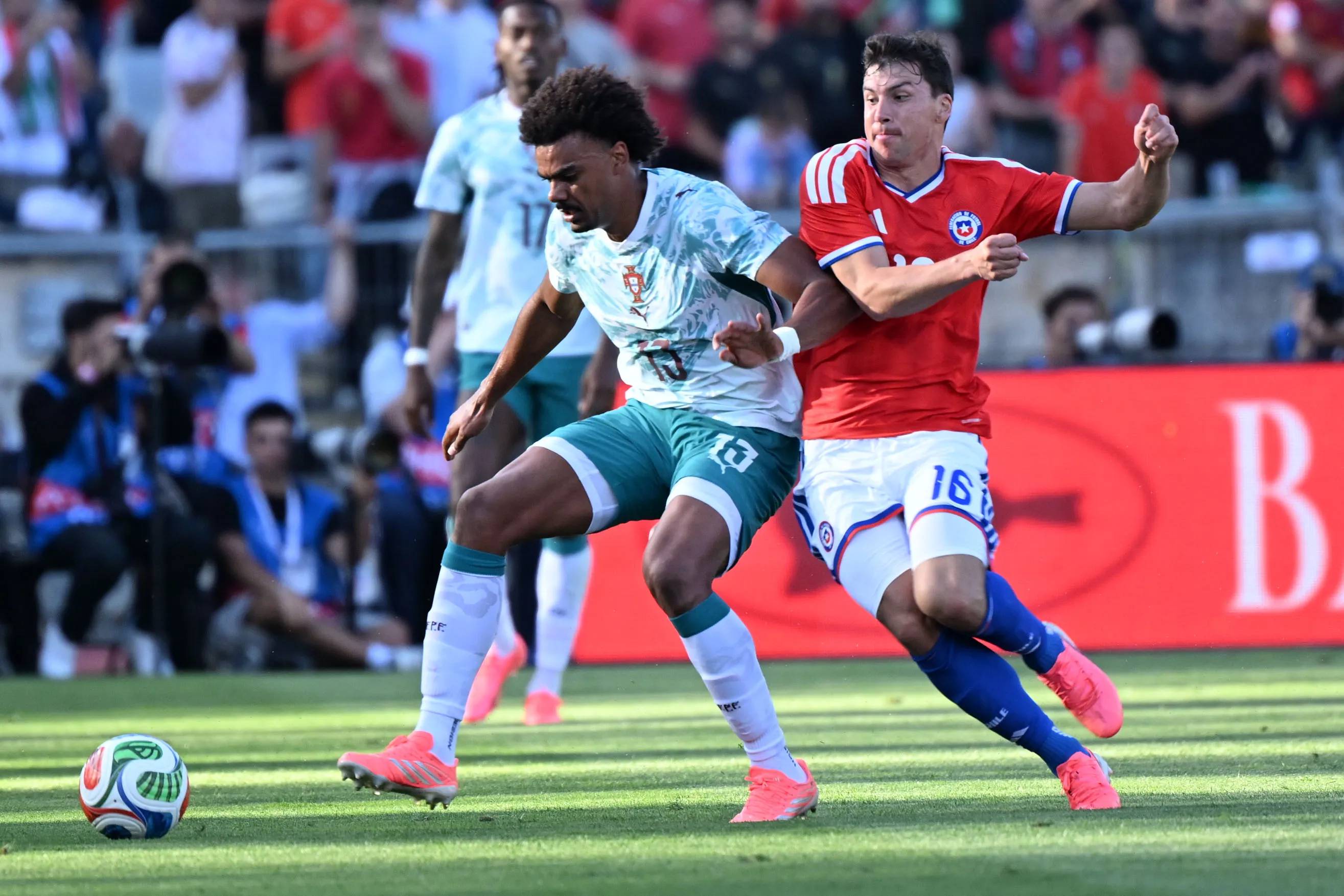 Portugal jugó un amistoso con Chile en la antesala del Mundial: ganó 2-1. (Zed Jameson/Photosport).