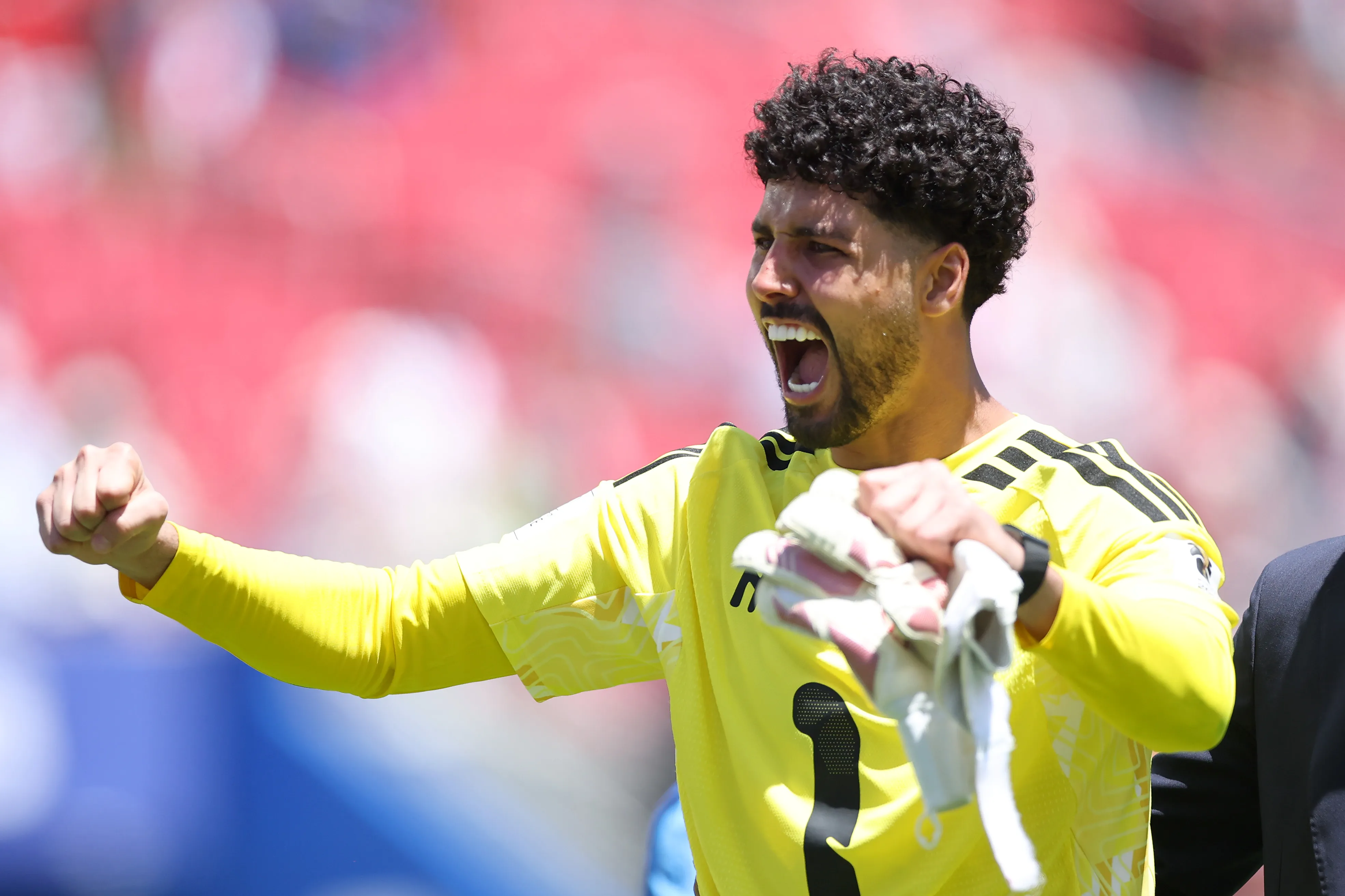 Pese a provocar el penal que le dio el gol a Suiza, el portero de Qatar, Mahmud Abunada, impidió el triunfo europeo, tapándolo todo | Getty Images