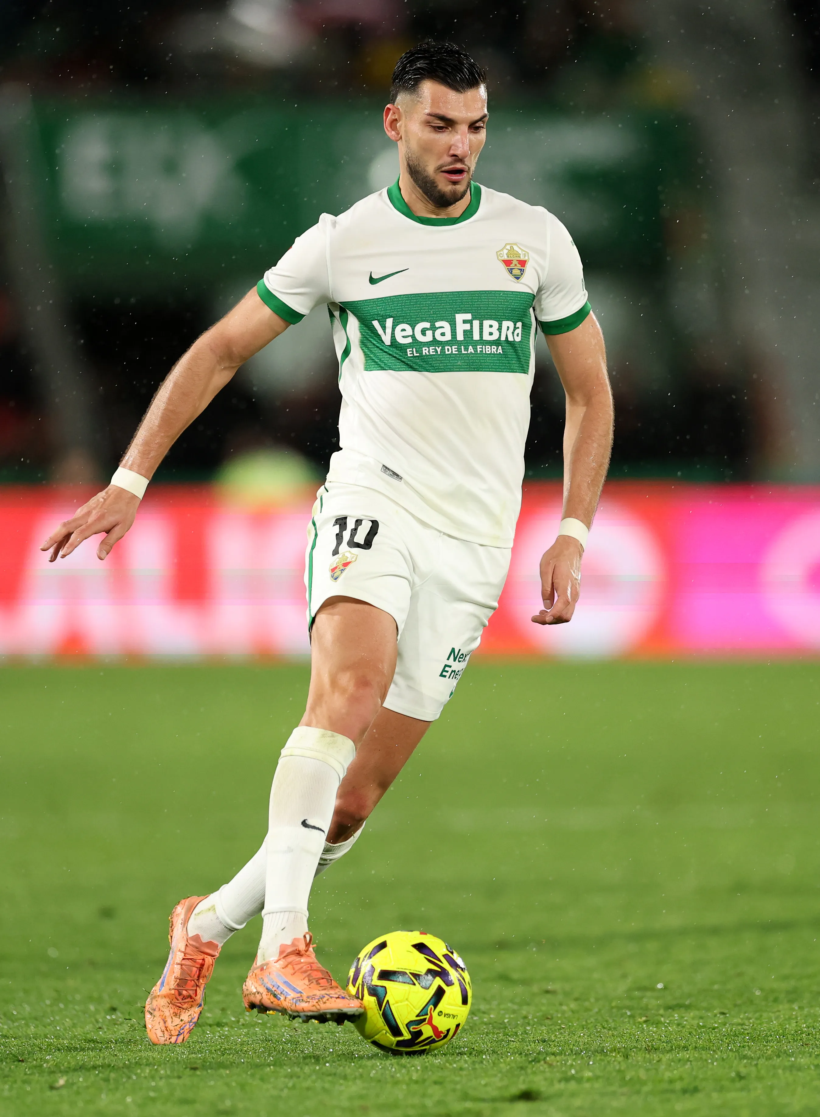 Rafa Mir fue condenado a 8,5 años de prisión y ahora Elche terminó de forma anticipada su préstamo (Photo by Clive Brunskill/Getty Images)