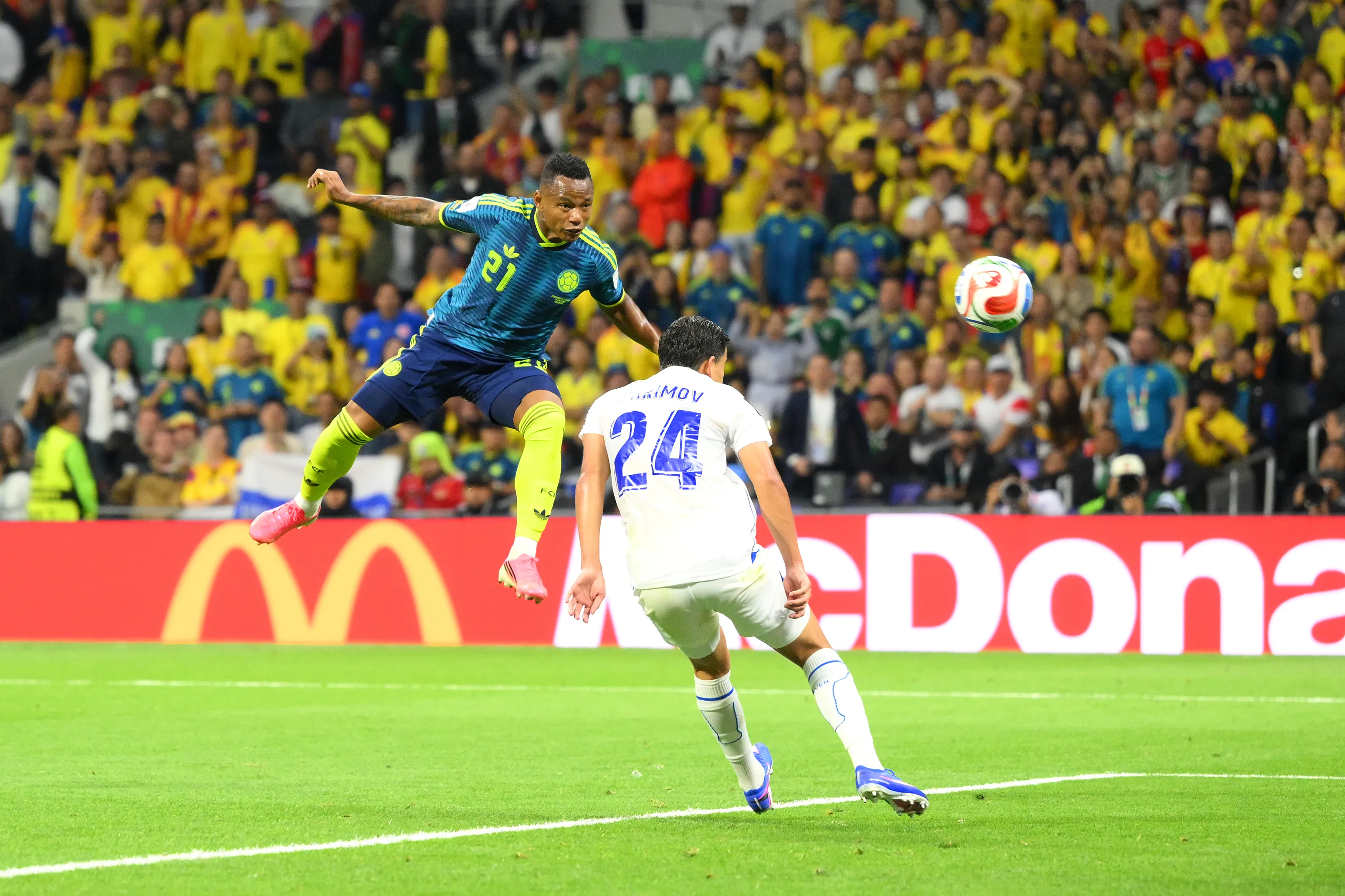 Campaz puso el 3-1 y cerró el triunfo de Colombia en el debut del Mundial (Photo by David Ramos/Getty Images)