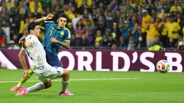 Luis Díaz fue la figura de Colombia ante Uzbekistán