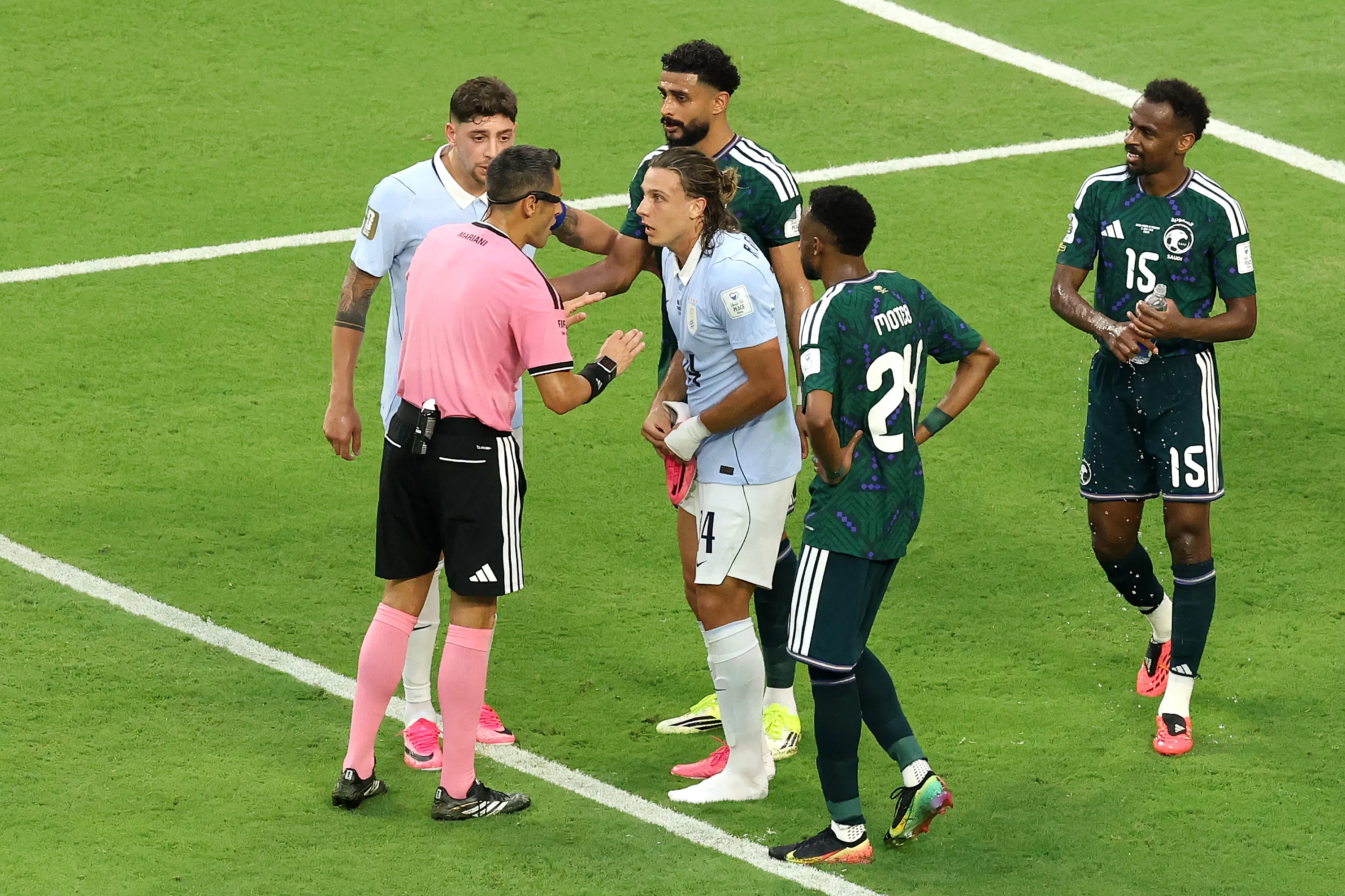 El polémico árbitro del Arabia Saudita vs Uruguay | Getty Images