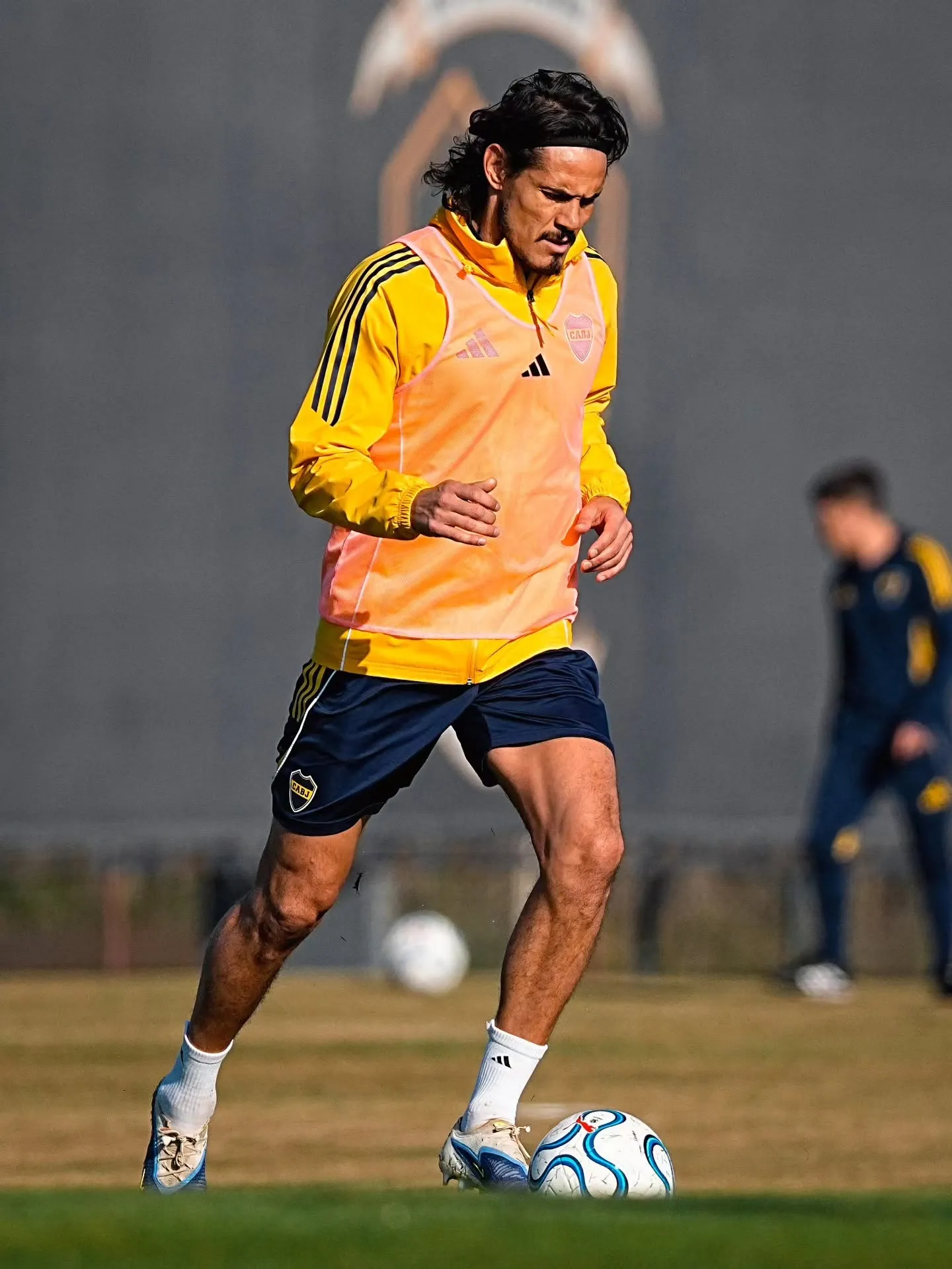 Mientras Carlos Palacios y Williams Alarcón se quedan, Edinson Cavani se fue de Boca Juniors. Foto: Boca Juniors.
