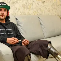Perdió ambas piernas a los 12 años y hoy es pionero en el downhill