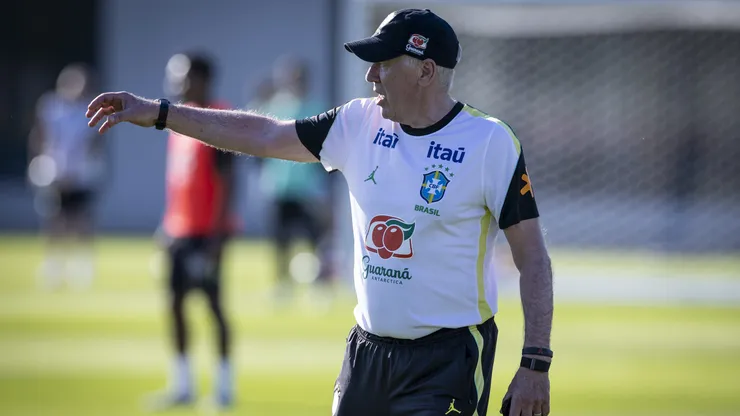 Carlo Ancelotti prepara una formación ofensiva en Brasil.