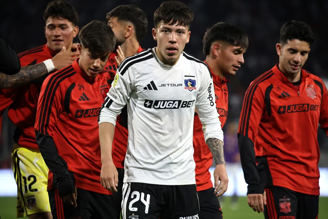 Leandro Hernández todavía no firma su renovación con Colo Colo (Photosport)