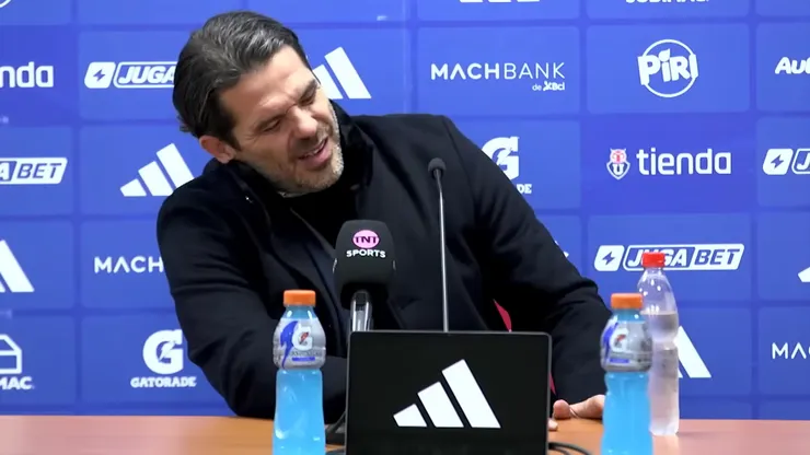 Gago reveló dos gestos de dolor en rueda de prensa antes de sufrir el infarto.