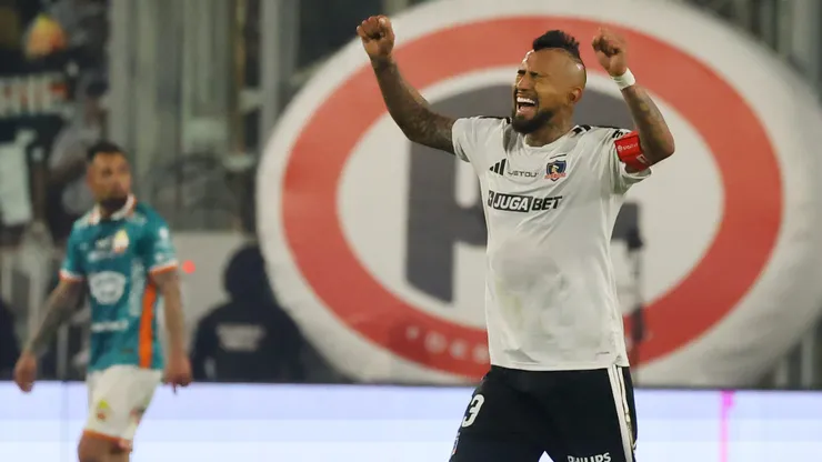 Arturo Vidal quiere renovar en Colo Colo.