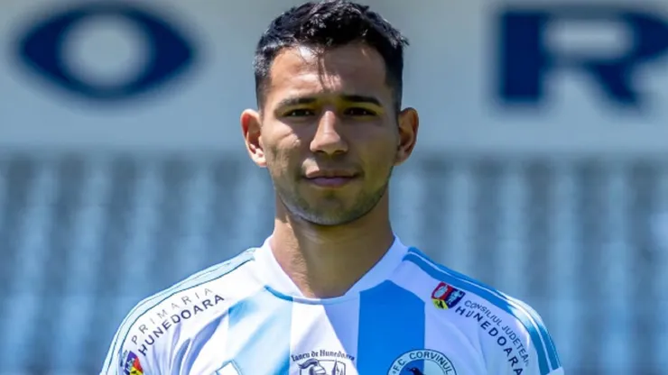 El jugador fue presentado en su nuevo equipo.