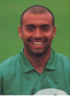 Claudio Lizama en su época de jugador. (Foto: La Roja).
