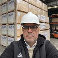 Fue tricampeón en la Católica y administró un café con piernas: "No era un..."