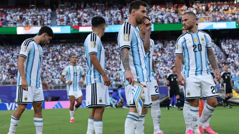 Argentina ganó el primer partido por 3-0 ante Argelia.
