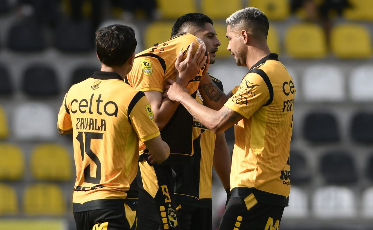 Coquimbo Unido comenzó con goleada sobre Deportes Iquique en la Copa Chile