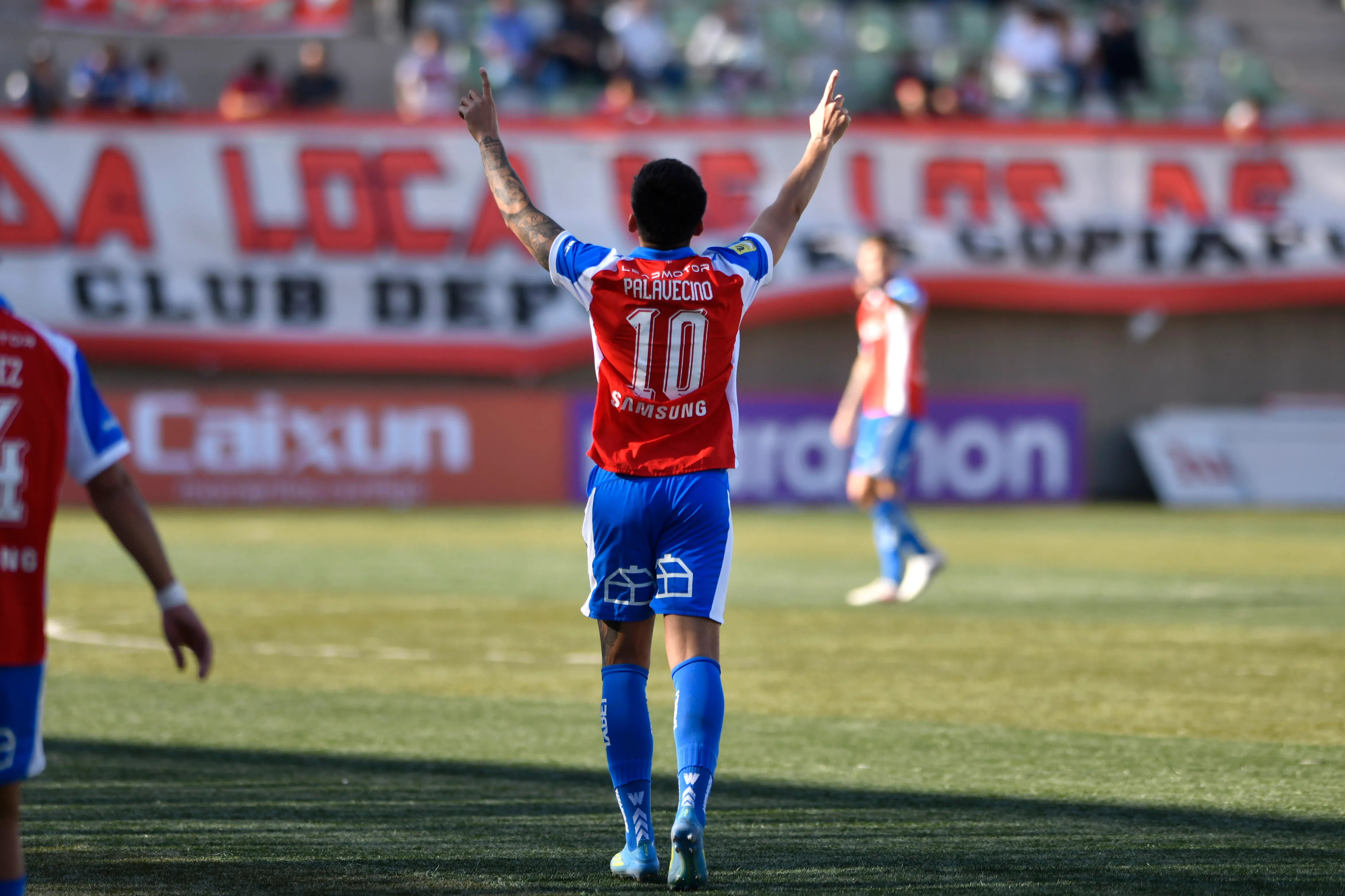 Matías Palavecino celebró con la Católica en la Copa Chile. Foto: Alejandro Pizarro Ubilla/Photosport