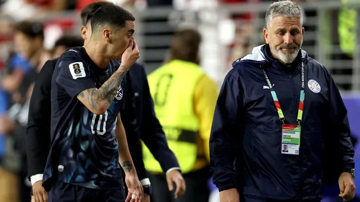 La selección de Paraguay espera el castigo para Almirón.