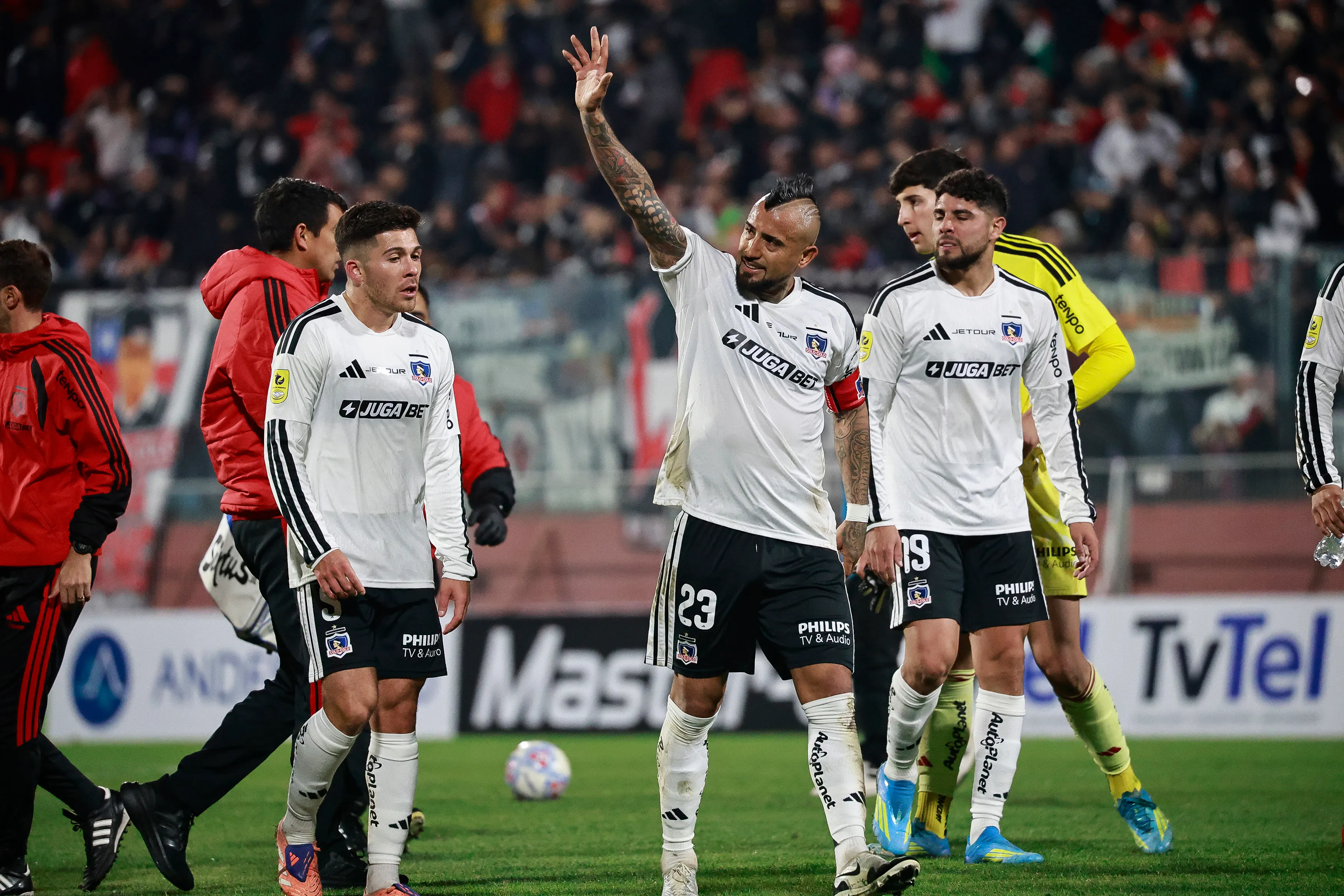 Arturo Vidal le pasó la pelota a Colo Colo para sentarse a negociar su renovación. Foto: Photosport.