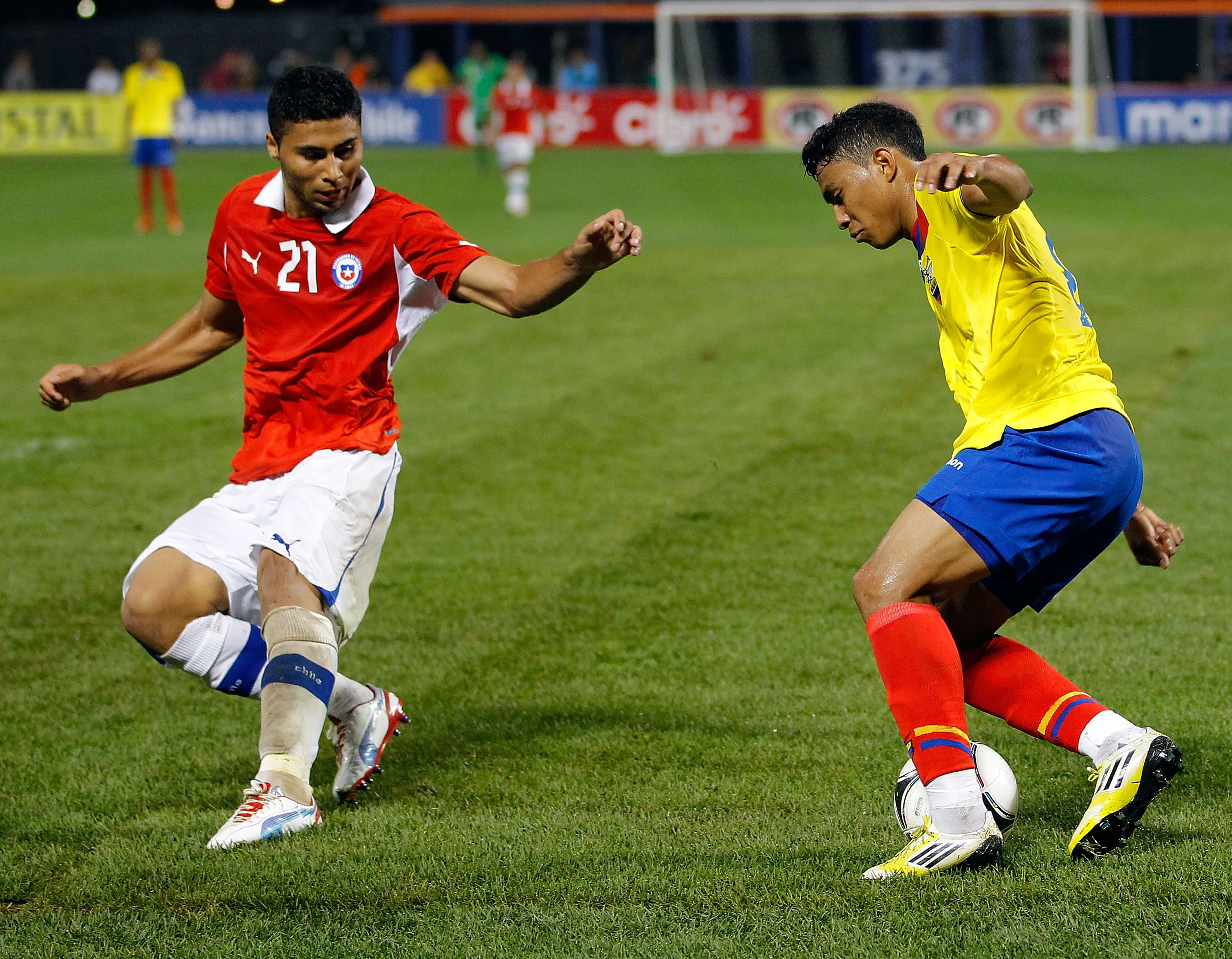 Jefferson Montero enfrenta la marca de Carlos Labrín en ese duelo amistoso vs La Roja. (Paul Bereswill/Getty Images).
