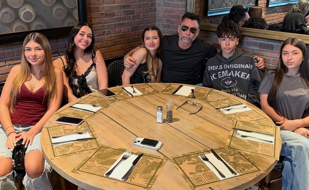 “Te extrañamos”: El comentado saludo del día del padre de Marcelo Ríos