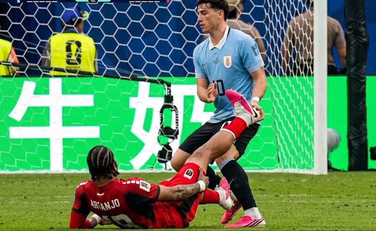 “Surrealista”: La polémica jugada que pudo cambiar el empate entre Uruguay y Cabo Verde