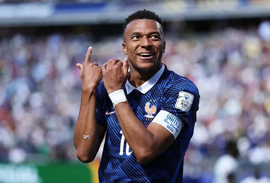 Kylian Mbappe fue la figura de Francia en el triunfo 3-1 sobre Senegal – Getty