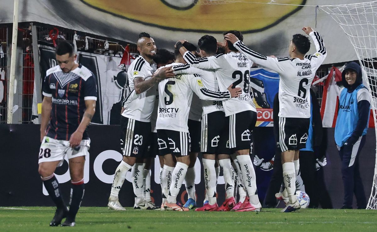 Juvenal Olmos nombra al jugador que le quedó grande la camiseta de Colo Colo: “Ya no funcionó”