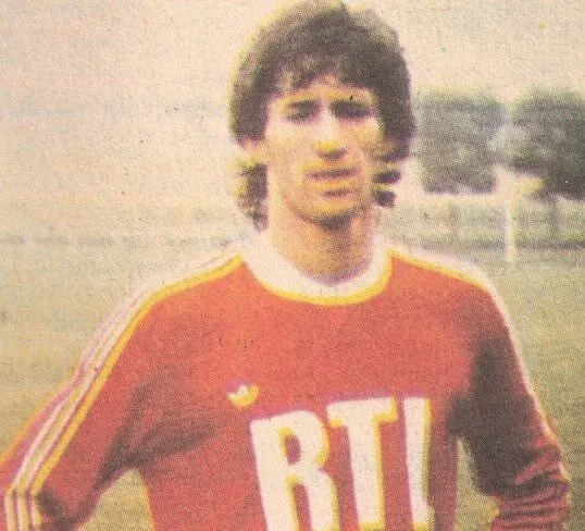 Ivo Basay en el Stade Reims, un equipo que tuvo un pasado glorioso en Francia e incluso fue finalista de la Champions League. (Archivo).