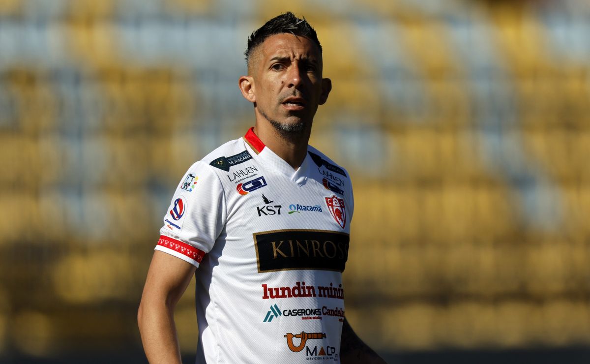 Felipe Reynero abre la puerta a una salida de Deportes Temuco: “Estoy hablando con mi representante”