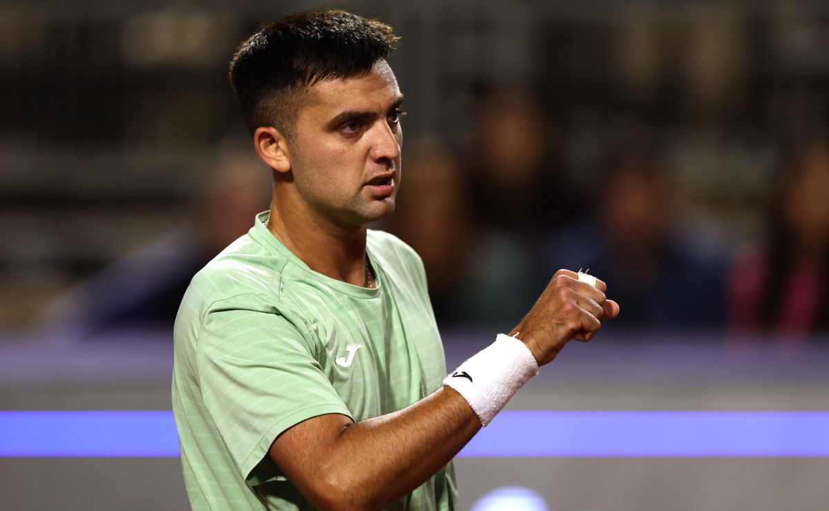 Tomás Barrios se agranda y tiene un tremendo debut en Wimbledon