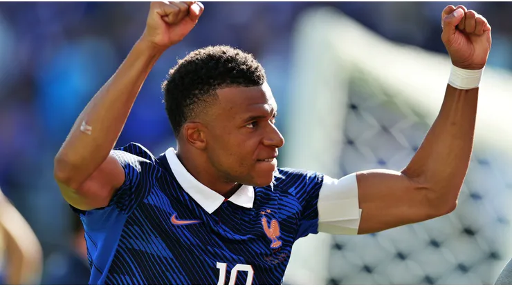 Mbappé viene de anotar un doblete en su debut mundialista.