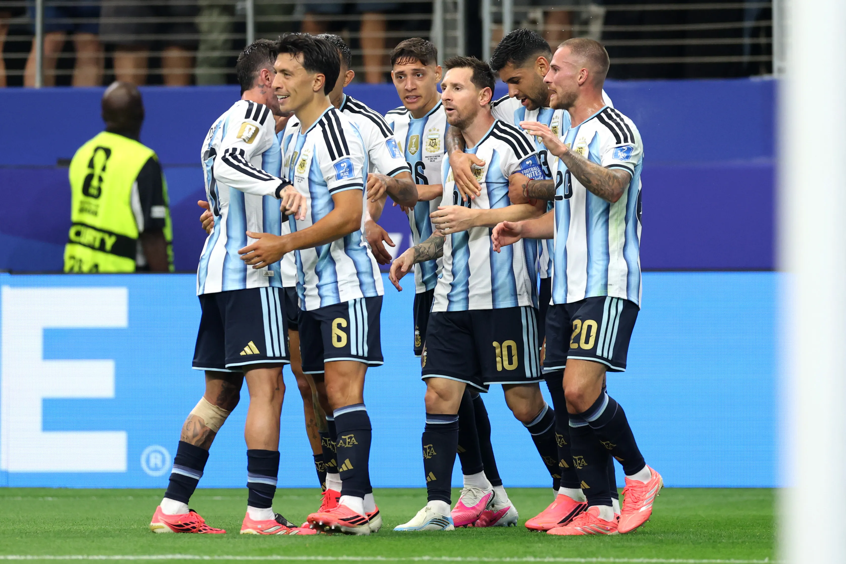 Lionel Messi llegó a 17 goles y es oficialmente el máximo goleador en la historia del Mundial. Foto: Getty Images.