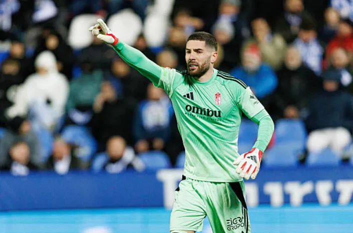 Luca Zidane suma 45 partidos en el Granada, donde recibió 57 goles y en 15 ocasiones dejó su arco invicto. (Getty Images).