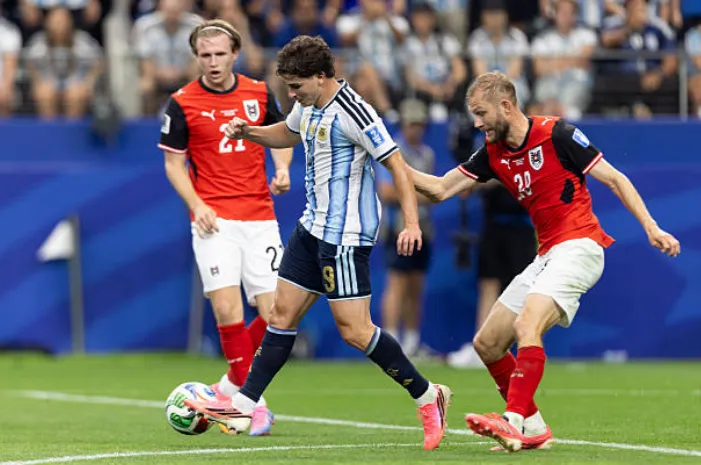 Julián Álvarez en acción frente a Austria. (Getty Images).