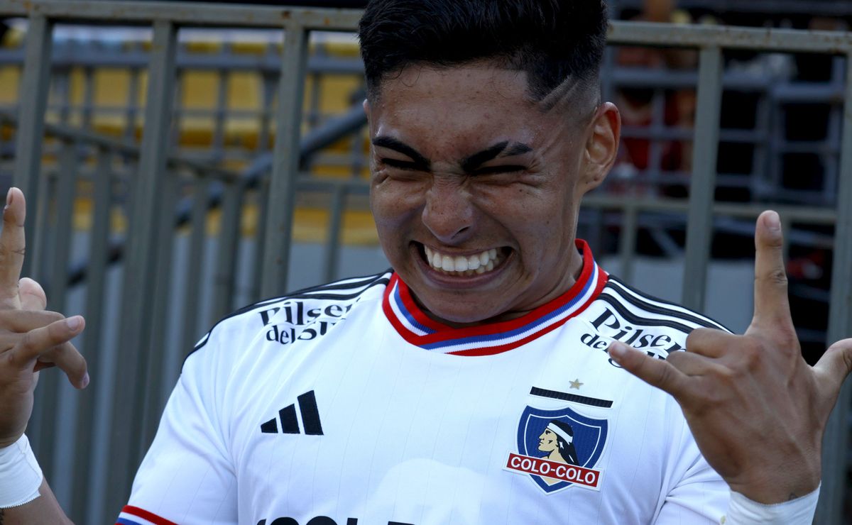 Colo Colo y Jordhy Thompson dispuestos a conversar para concretar su regreso al Monumental