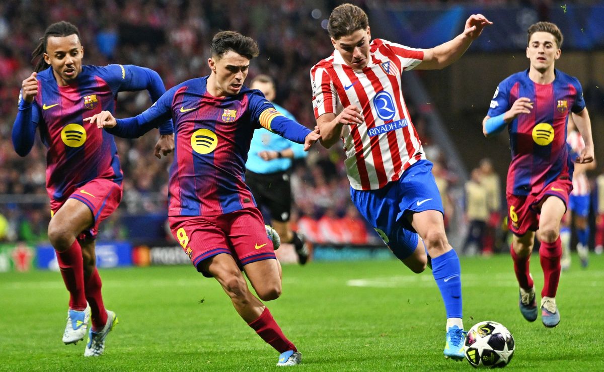 Julián Álvarez pide irse al Barcelona y Atlético de Madrid los denuncia a la Justicia
