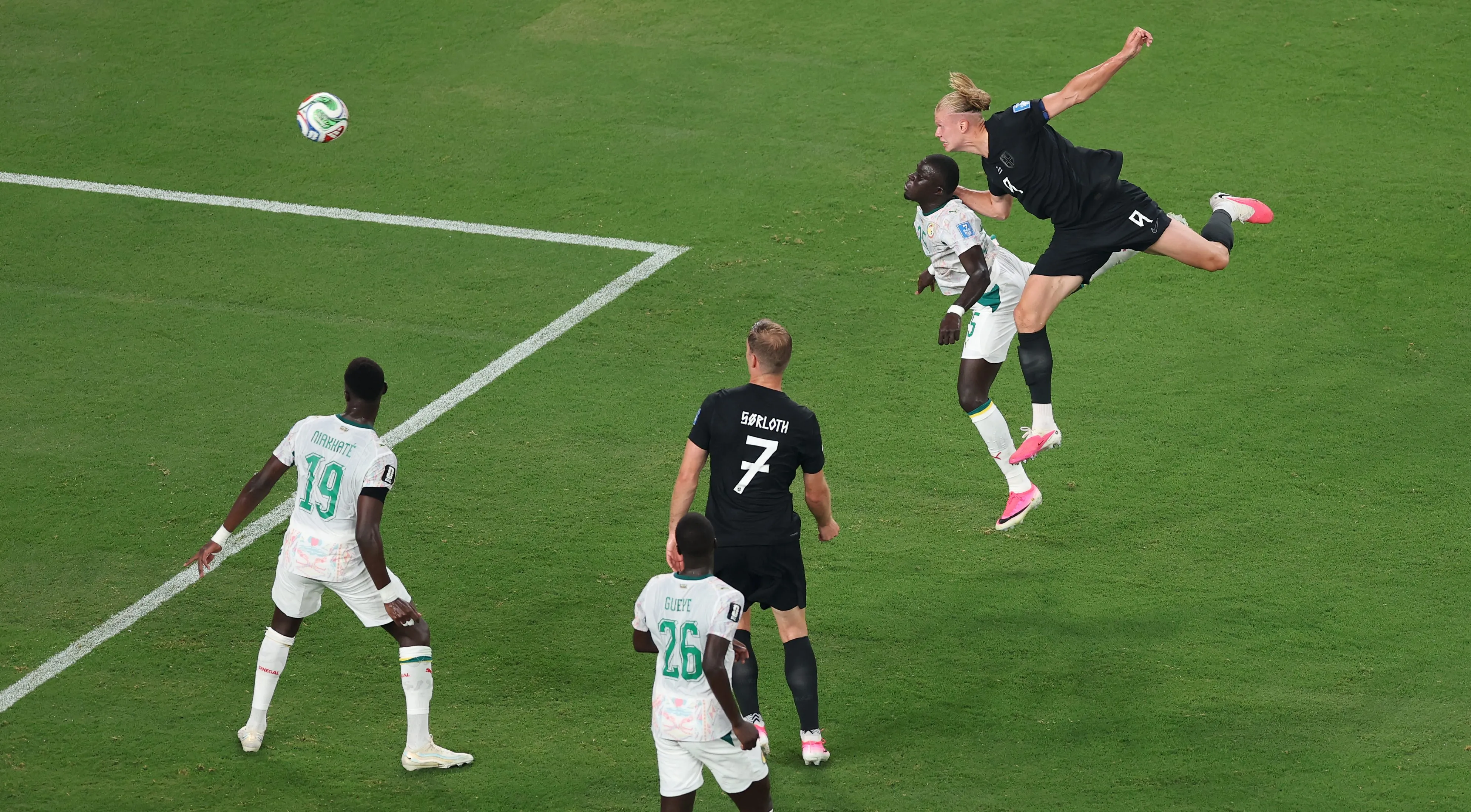 Haaland no desentonó y marcó dos goles ante Senegal