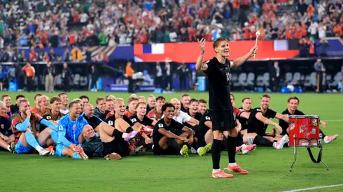 Los noruegos celebraron con el "barco vikingo".