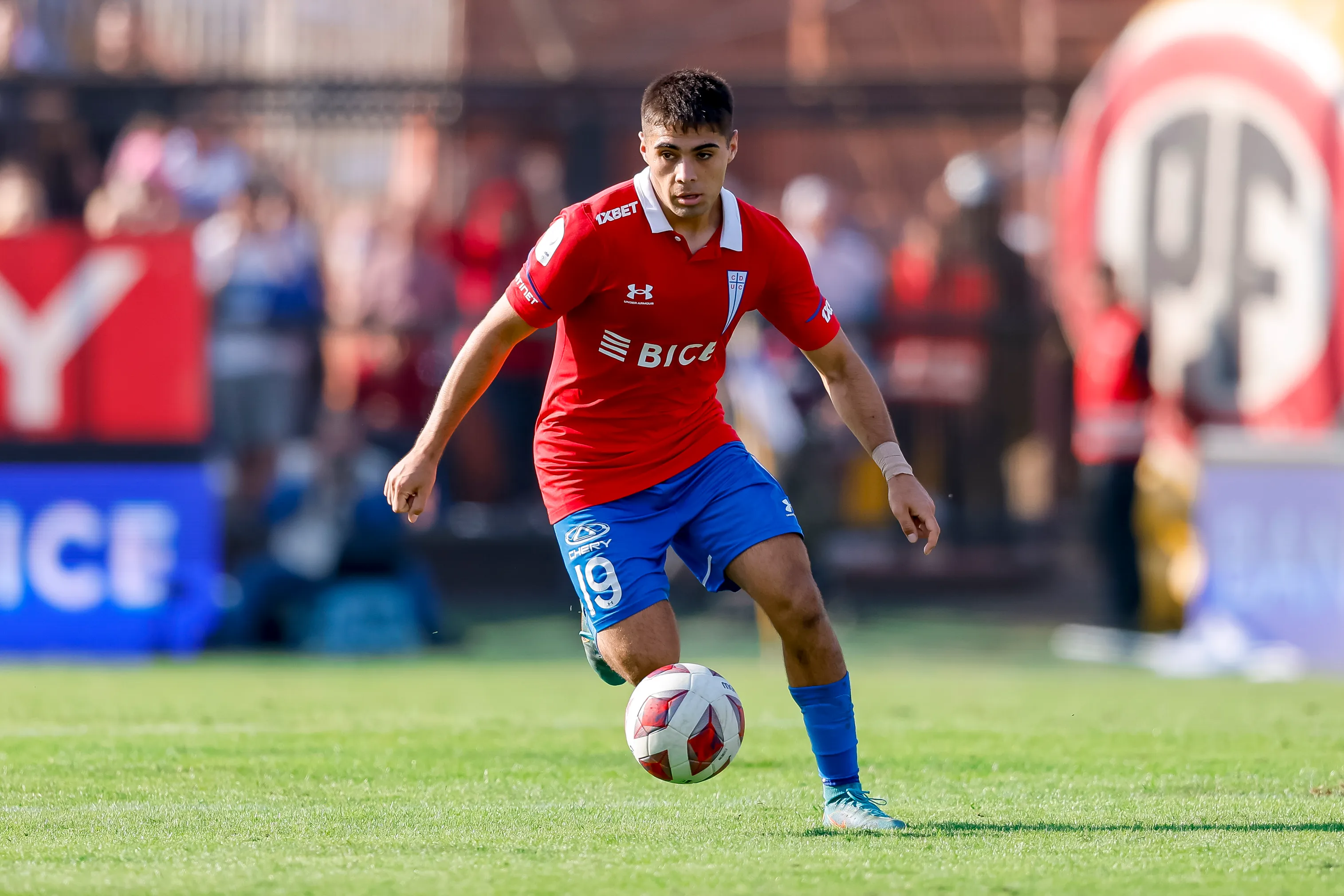 Bryan González podría salir en este mercado/Photosport