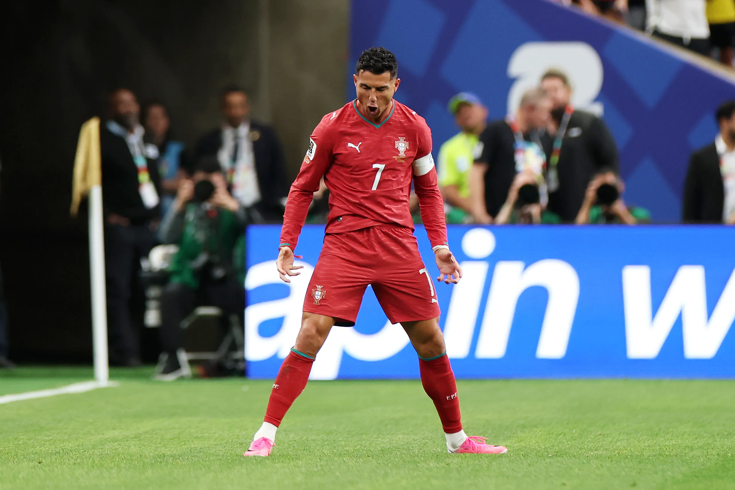 Cristiano Ronaldo anotó un doblete con Portugal y entra a pelear el cetro de goleador de los mundiales. Foto: Getty Images.