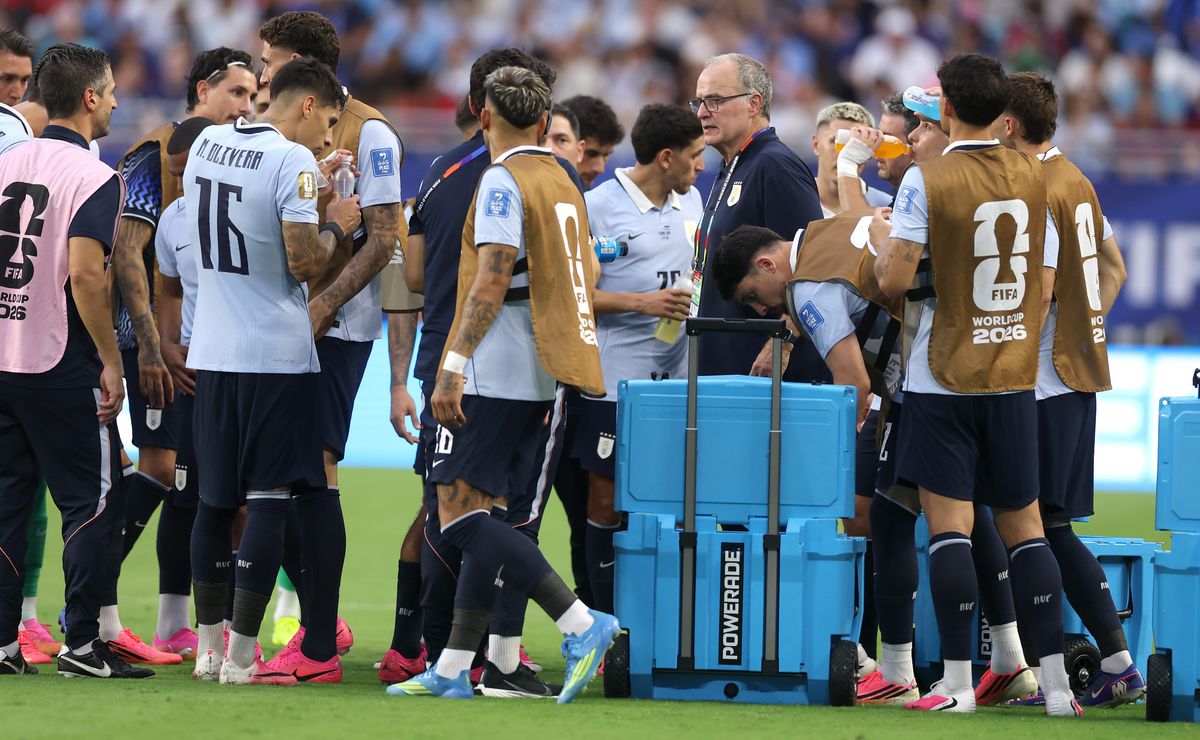 Diego Lugano pide que Marcelo Bielsa ponga a un jugador lesionado ante España: “Debería arriesgar”