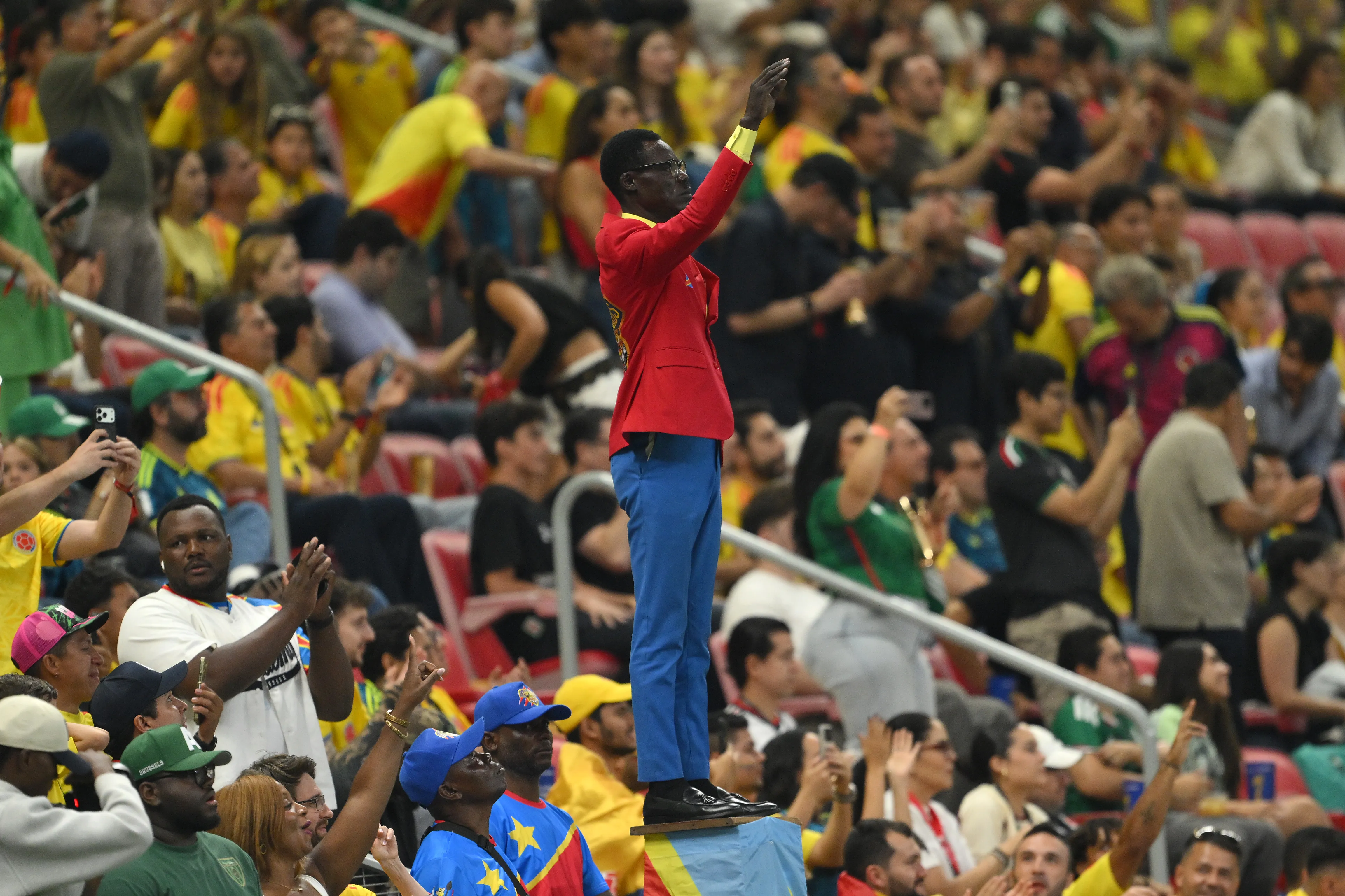 Lumumba Vea presente en el duelo de RD Congo ante Colombia. Imagen: Getty
