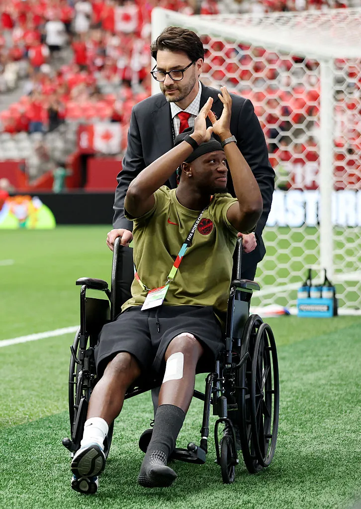 Ismael Koné en Vancouver tras la fractura ante Qatar (Getty Images)